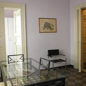 Appartamento Three Near Station, Catania